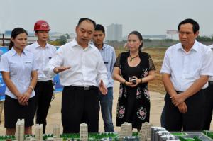 河南省委常委、洛陽市委書記陳雪楓調研炎黃科技園